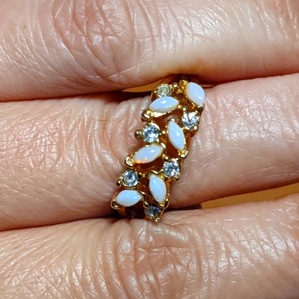 Opal Gold Ring - image 1